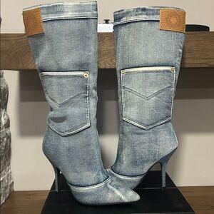Cape Robbin Salina Light Blue Denim Heeled Boots new in box size 6